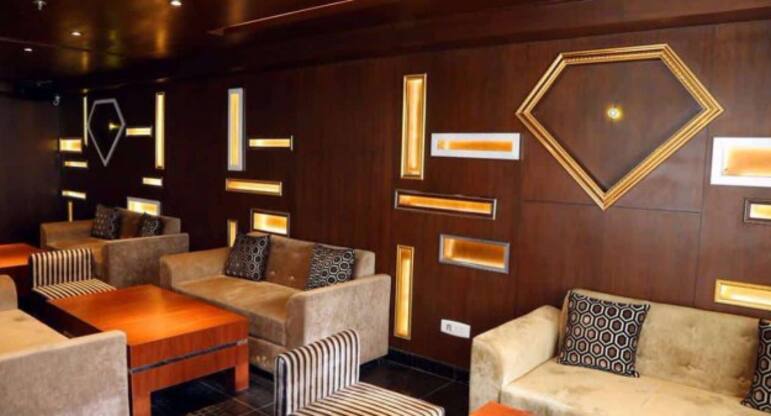 F Bar and Lounge Reviews, User Reviews for F Bar and Lounge, Connaught Place, New Delhi